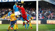 Наполи продължава с победите след 2:0 срещу опашкар + ВИДЕО