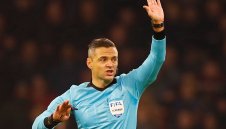 Противоречивият Скомина ще свири на ПСЖ и Манчестър Юнайтед