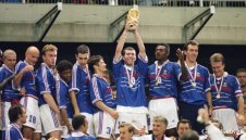 Мондиал 1998: Великата Франция на Зидан детронира Бразилия