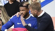 Болка в коляното? Звезда на Челси драпа към Катар