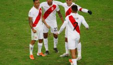 Перу детронира Чили, на финала ще отмъщава на Бразилия за 0:5 + ВИДЕО