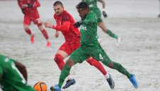 Царско село пак го направи, Лудогорец спука гума под снега в София