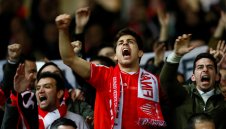 Юнайтед привлича млади фенове на "Олд Трафорд" с евтини билети