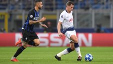 Тотнъм загуби Вертонген за дълго време