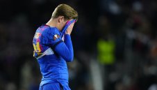 Ман Юнайтед? Де Йонг лети с Барса за САЩ