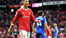 Трансферът на Роналдо в Манчестър Юнайтед уреден в градината на Линекер