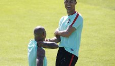 Сантош възхитен от прическата на Куарешма