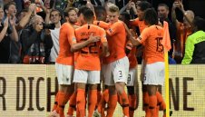 16 години по-късно: Холандия отново тресна Германия + ВИДЕО