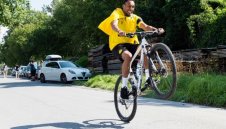 Челси надцаква Милан за Обамеянг