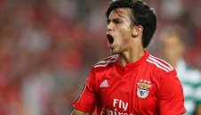 Юнайтед вади впечатляващите 155 милиона паунда за дуо от Бенфика