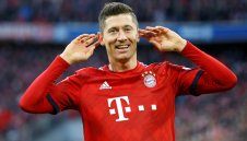 Цели 7 пъти: Левандовски разкри защо е безмилостен с глава