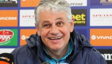 Левски да изгони Стойчо Стоев при провал с Берое