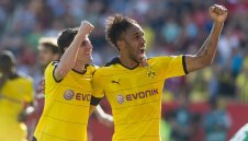 Борусия Дортмунд продължава да гази