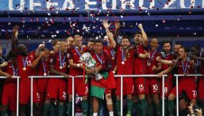 Португалия нокаутира Франция насред Париж и е новият европейски шампион + СНИМКИ и ВИДЕО