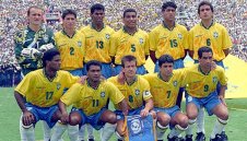 Дунга взе в екипа си световни шампиони от 1994 година