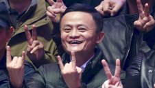 Луд фен на Лейди Гага иска Милан