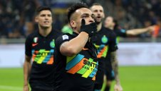 Интер взе дербито с Наполи