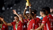 Байерн трябва да задържи най-добрия защитник в света