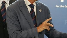 Кройф: Треньорите на Барса не могат да контролират Меси и Неймар