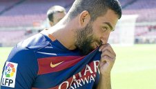 "Кучият син" на Барса пищи: Не обичам Реал! Хакнаха ми профила