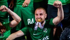 Козмин Моци слага край на футболната си кариера