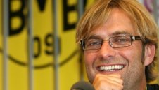 Тони прибира колкото 15 души в Дортмунд