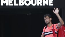 Почина дядото на Гришо, съобщиха му днес