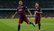 Дани Алвеш се присмя на трофеите на Арсенал