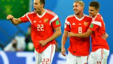 Русия опази Салах и гледа към осминафиналите + ВИДЕО