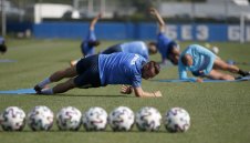 Боби и Ради Цоневи преподписват с Левски