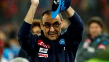 Наполи маха клаузата на Сари