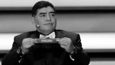 Безотговорни лекари! Никой не е полагал грижи за Марадона