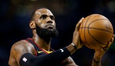 Тръмп обяви ЛеБрон за глупав