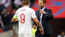 Саутгейт викна Уорд-Праус в националния на Англия