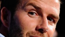 Бекъм показа новороденото си дете пред света