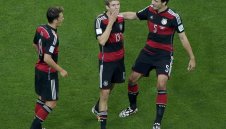 Хумелс: На полувремето решихме да пожалим Бразилия