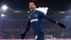 Бразилец носи победа на Уест Хям