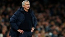 Моуриньо недоволства от червения картон на Сон