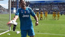 Юве намери заместник на Буфон, чупи вратарския рекорд двойно 
