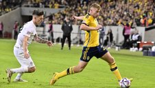 Тотнъм купува швед от Юве