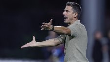 Веласкес замразява във фризера низвергнати, гори и нов в Левски