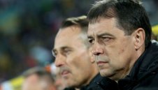 Хубчев иска трима нови в Левски до броени дни