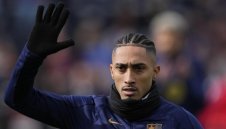 Звезда на Барса хленчи, че не е в отбора на FIFPro