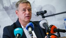 Скандалите в Левски ескалират! Иво Ивков отново скочи на Наско Сираков