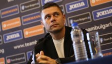 Футболистите на България не са чалгари