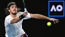 Циципас оцеля в епичен мач