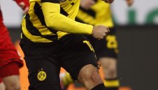 Харгрийвс към Юнайтед: Не купувайте Хумелс, бавен е