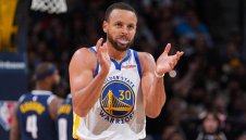 Стеф мина 20 000 точки, Бруклин натупа здраво Брадата и Фили