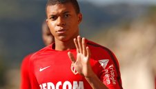 Монако се стресна от Барса, закова цена от 200 млн. евро на Мбапе!