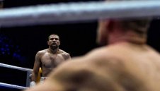 Малката Кобра тежи повече от бившия световен шампион